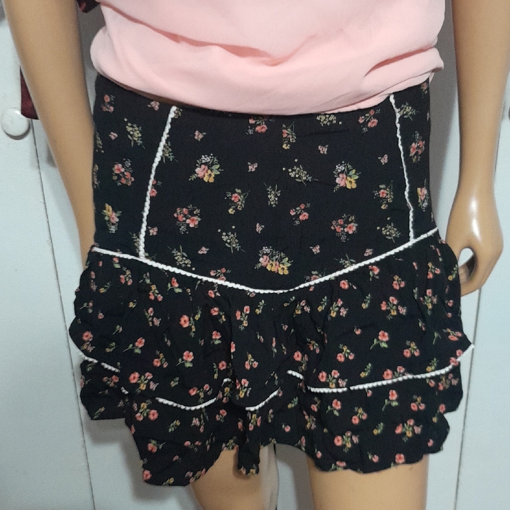 Forever 21 Black Floral Mini Skirt